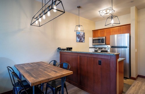 Olympic Valley Condo | Mountain Facing Ski-In/Ski-Out Top Floor 1 Bedroom Condo