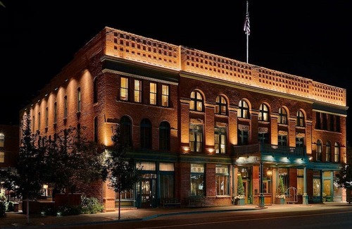 Downtown Apartment | Aspen CO | Hotel Jerome | Poolside Suite