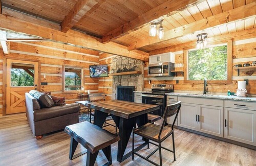 Pittman Center Cabin | 15 Min 2 DwTn Gatlinburg/By Park
