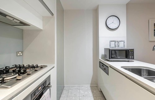 Kingston Apartment | Lake View Apartment in Kingston