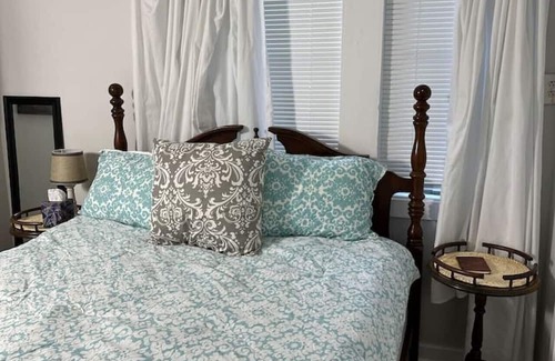 Hattiesburg House | Spacious luxury 1 BR Getaway Near USM, Midtown