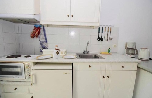 Roda Apartment | Studio Apartment 'Standard 4' with Shared Terrace, Wi-Fi and Air Conditioning