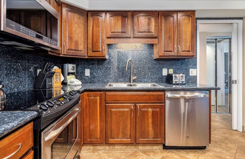 Kihei Apartment | Immaculate Condo across from Beach MBQ208B