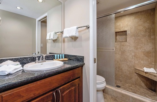Kihei Apartment | Adorable Remodeled Maui Banyan Ensuite MBQ208A