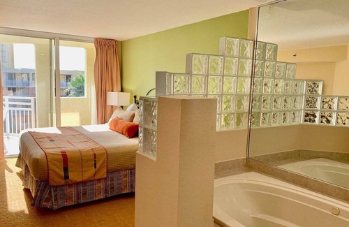 Weston Resort | Luxury one bedroom and one bathroom unit with full amenities