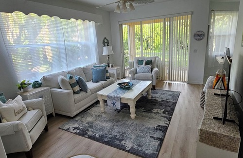 Venice Groves Condo | VENICE GETAWAY!