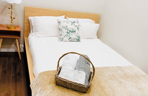 Eckington Apartment | 3-bedroom apartment in great DC neighborhood with WiFi, AC