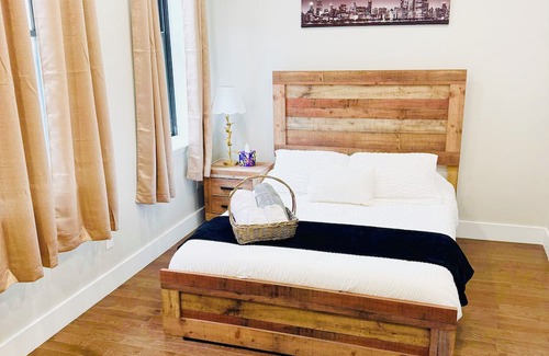 Eckington Apartment | 3-bedroom apartment in great DC neighborhood with WiFi, AC