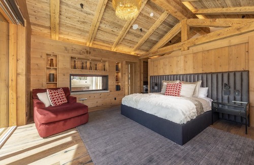 Boulder Ridge House | The most breathtaking ski-in ski-out villa with private hot tub, and game room