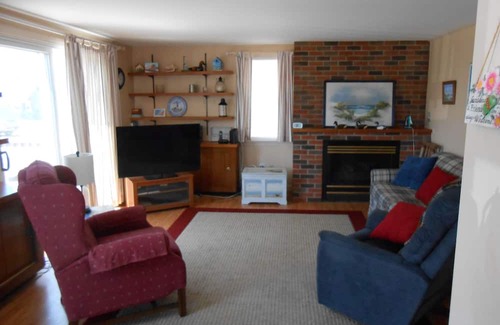 Silver Beach House | Across the street from the beach in a popular, family-oriented, community 3 Bdrms/2 Bths with Central Air.