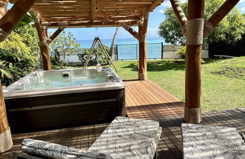 Paea House | Family House access in the lagoon - jacuzzi, fiber; 3 bedrooms A/C - 3 bathrooms