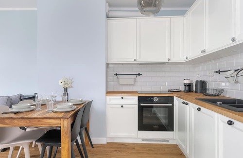 Jezyce Apartment | Apartment Near MTP by Renters