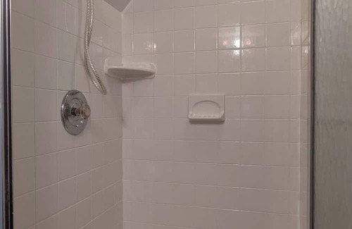College Park Apartment | This duplex is a 1 bedroom(s), 1 bathrooms, located in College Park, MD.