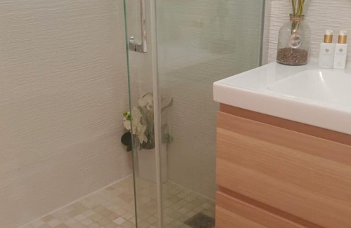 Villeneuve-la-Garenne Apartment | Detailed description of the accommodation: from the tramway 5 minutes from st Denis station