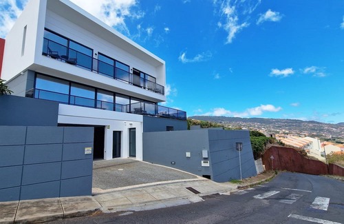 Gaula House | Azure Serenity by LovelyStay