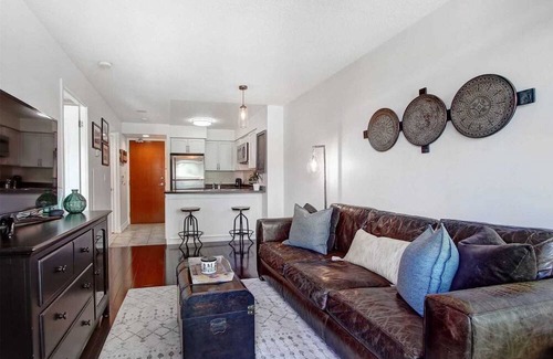 Fort York House | Cozy & beautiful Hotel in downtown TO.