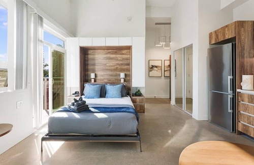 West End Apartment | Premier Designer Studio in Central West End DT!