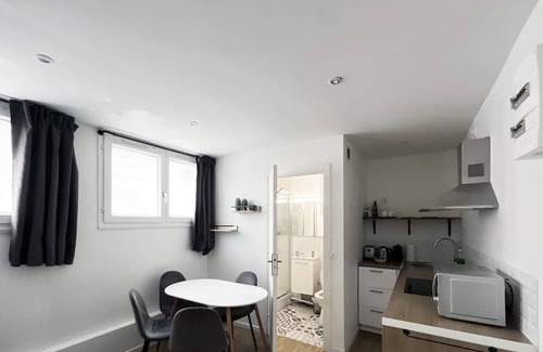Amerique Apartment | Urban Flat 184 - Charming 1 BDR Flat in Paris