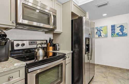 Punta Rassa Condo | Harbour Tower 115: Beach-front Beautiful, High-grade Finished Condo at SanibelHarbour Resort