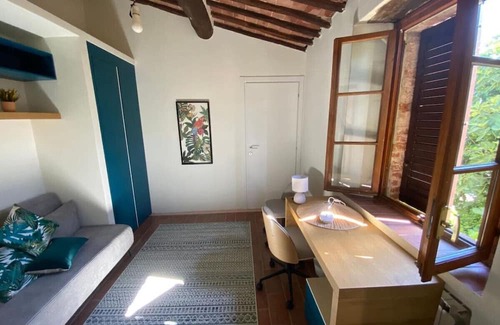 Chiusdino Apartment | Tuscan Countryside Farm Charm by Sea N' Rent