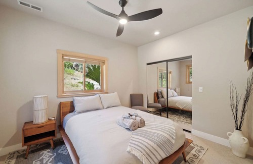 Freestone House | Compass Rose Reserve