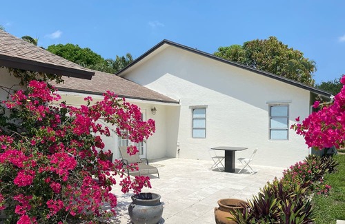 South Palm Park Neighborhood Association Apartment | Private Studio Apartment – Walk to the Ocean, Downtown, & Waterfront Park!