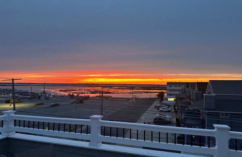 North Wildwood Apartment | EXPANSIVE DECKS BREATHTAKING BAY VIEWS! GREAT LOCATION!