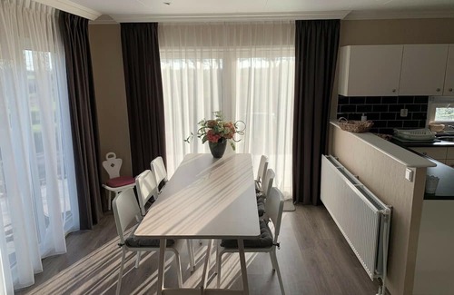 Lathum House | Holiday Home on the Recreational Lake
