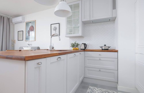 Praga Poludnie Apartment | Bright Apartment for 3 People by Renters