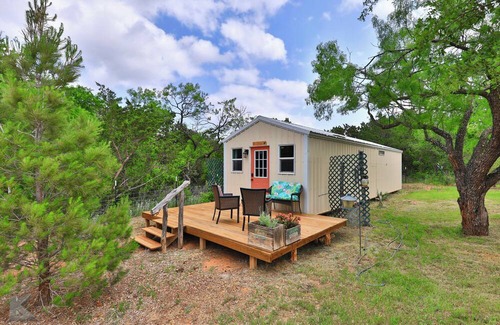 Buffalo Gap Cabin | Secluded cabin, "The Lady" on Christmas tree farm, near Perini Ranch Steakhouse!