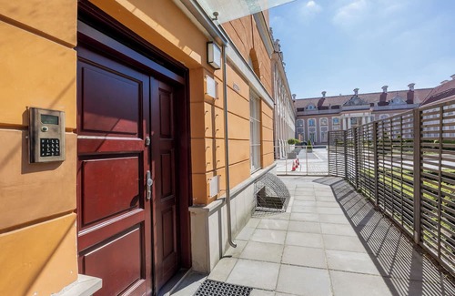 Old Town Apartment | Studio in the Old City by Renters