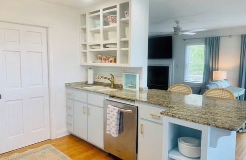 Harkers Island House | Waterfront home near Cape Lookout with boat access on Harkers Island!