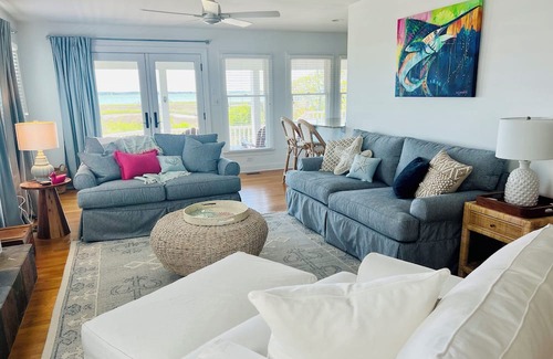 Harkers Island House | Waterfront home near Cape Lookout with boat access on Harkers Island!