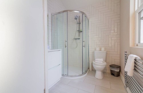Dundrum Apartment | GuestReady - Serene Rosy in Churchtown
