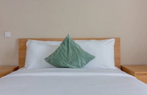 Dundrum Apartment | GuestReady - Serene Rosy in Churchtown