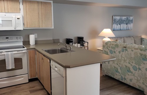 North Wildwood Condo | Days in July open, must rent the entire 17 days until July 30 not shorter term