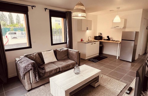 Luzarches Apartment | Appartement Cosy, Paris Jo2024, Astérix, Château de Chantilly, Charles de Gaulle