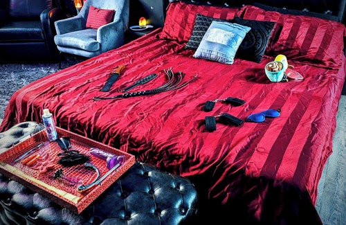 Arlington House | UNIQUE DUNGEON RETREAT - Experience your own 50 Shades of Gray Kink Adventure 😈