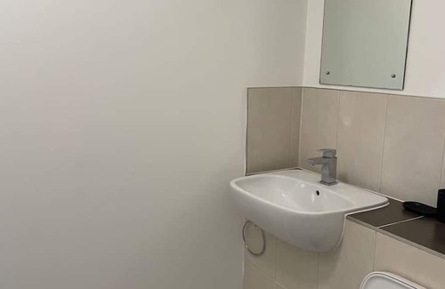 Dagenham House | The Platform - 2 Bed House + Free Parking