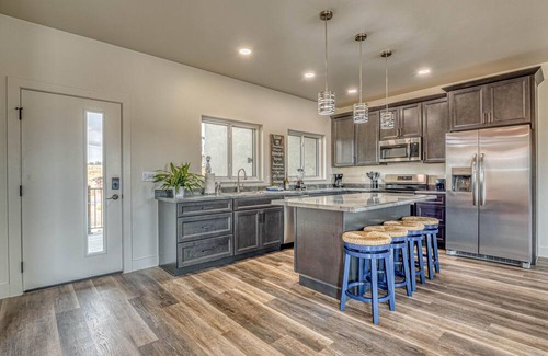 Grand Junction House | NEW! Desert Retreat Stunning Views, Near Golfing