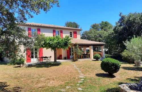 Caremeau House | Maison familiale spacieuse pour 8 personnes, piscine, calme et climatisation!
