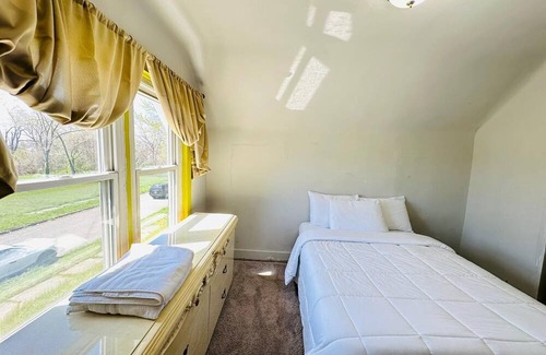 Wayne County House | Cozy Room 1 on Drake Haven