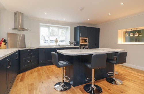 Knott End-on-Sea Cottage | BARN CONVERSION, with hot tub in Stalmine