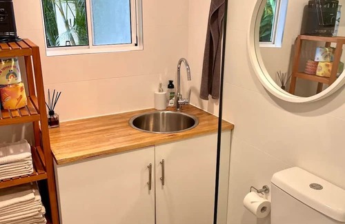 Umina Beach Cottage | Kailua Retreat - A secluded tropical sanctuary