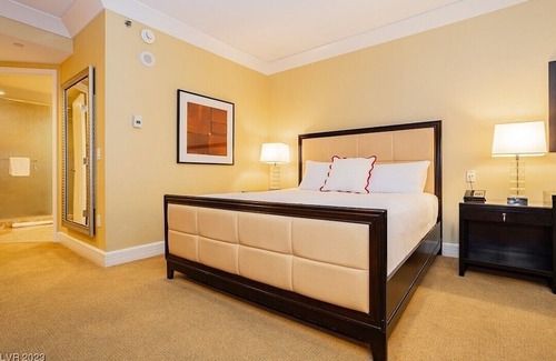 Las Vegas House | Strip View Suite at Trump Hotel