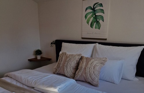 Rogoznica Apartment | Appartement Ensoleillé Avec Grand Balcon, à 3 Minutes de la mer !