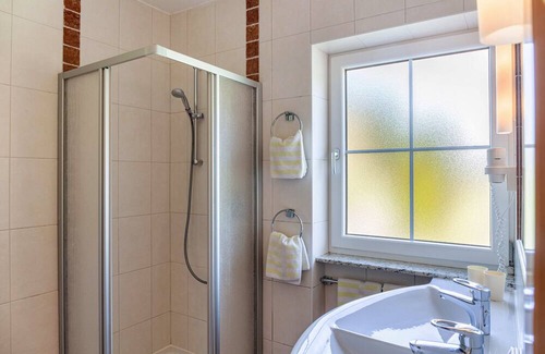 Oberau Apartment | Apartment 'Landhaus Sonnenzauber Zauberwinkel1' with Mountain View, Balcony and Wi-Fi