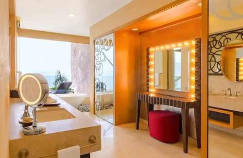 South Shore Hotel Area Resort | Garza Blanca: The Grand Penthouse Suite. New Years