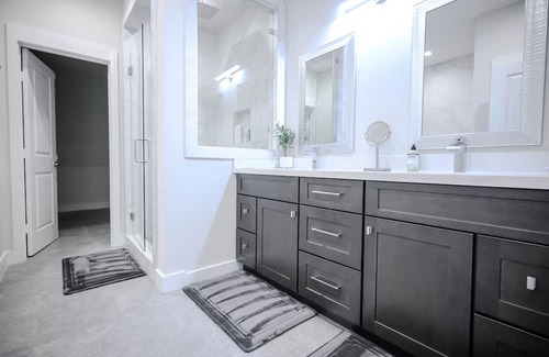 Shady Acres House | Perfect Houston getaway!! With 3 spacious bedrooms and a beautiful rooftop patio
