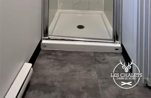 Sainte-Lucie-des-Laurentides House | Le2089 - Spa et Plage - Les Chalets Dans le Nord